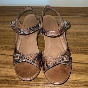 Dansko sandals 38